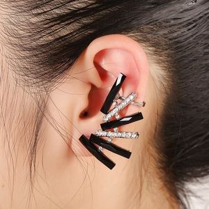 Black gold stone fancy fashion Charlotte ear clip